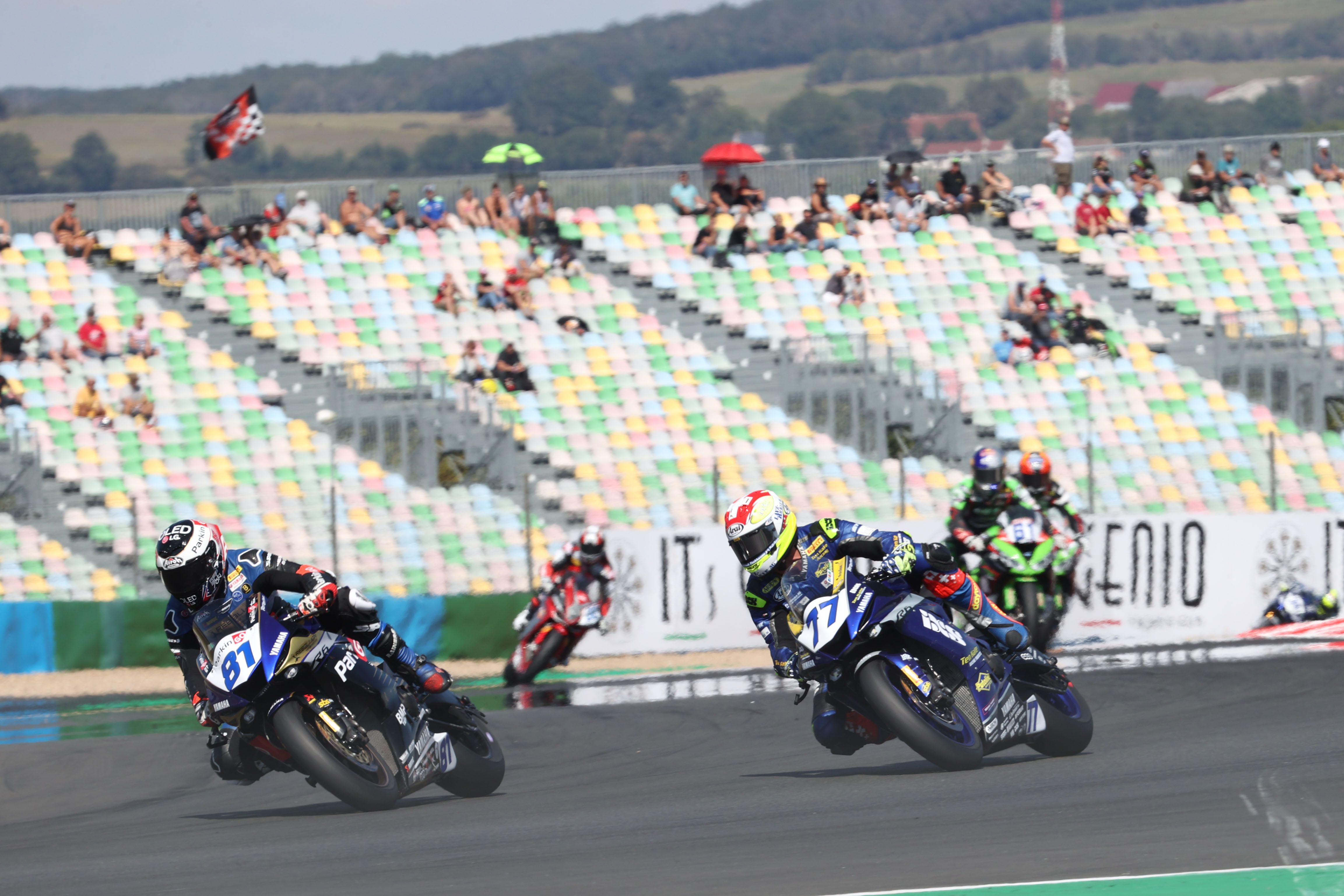 Manu González rebasa a Dominique Aegerter rumbo a su primer triunfo en Supersport