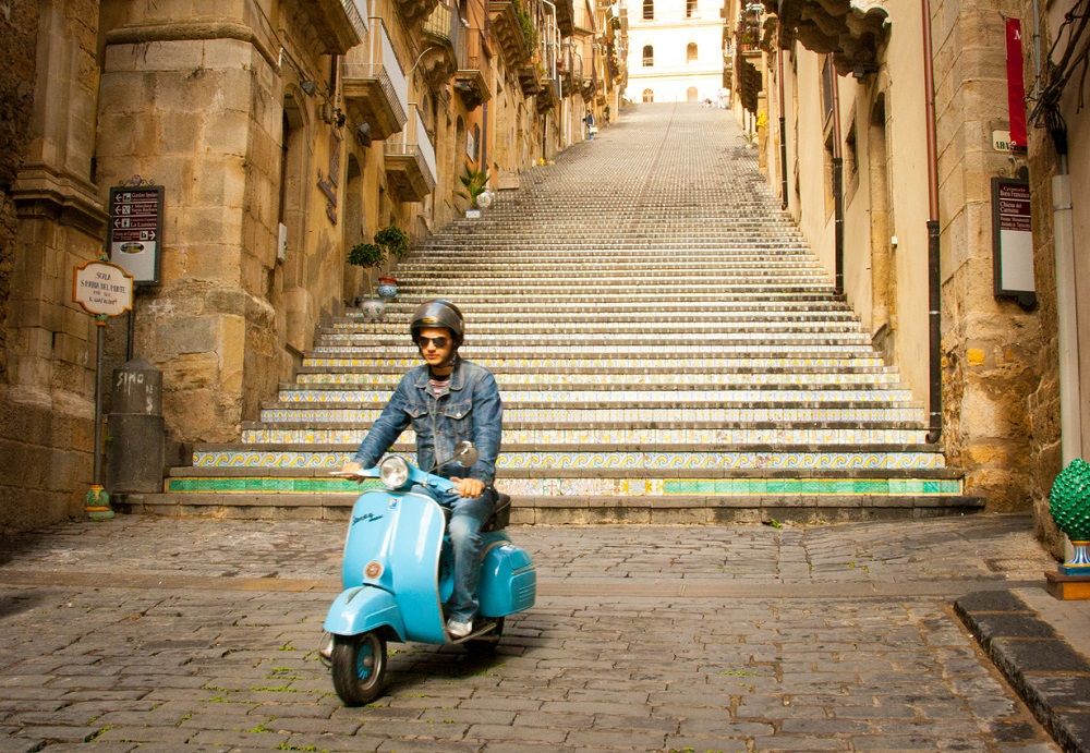 Vespa es el icono de Piaggio. Fuente: iStock/JannHuizenga