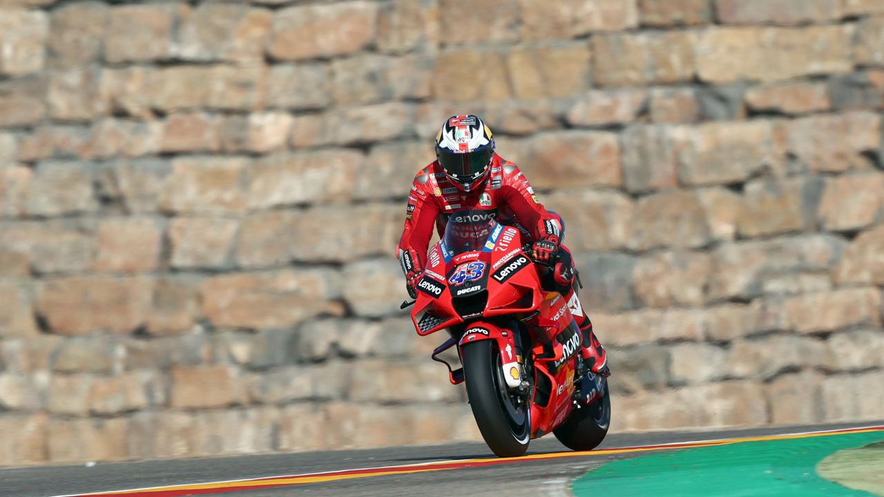 Jack Miller lidera en Aragón y una caída cambia el plan de Márquez