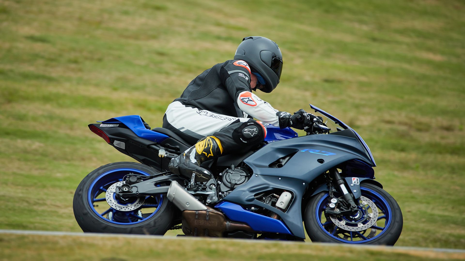 Yamaha R7 2022 (3)