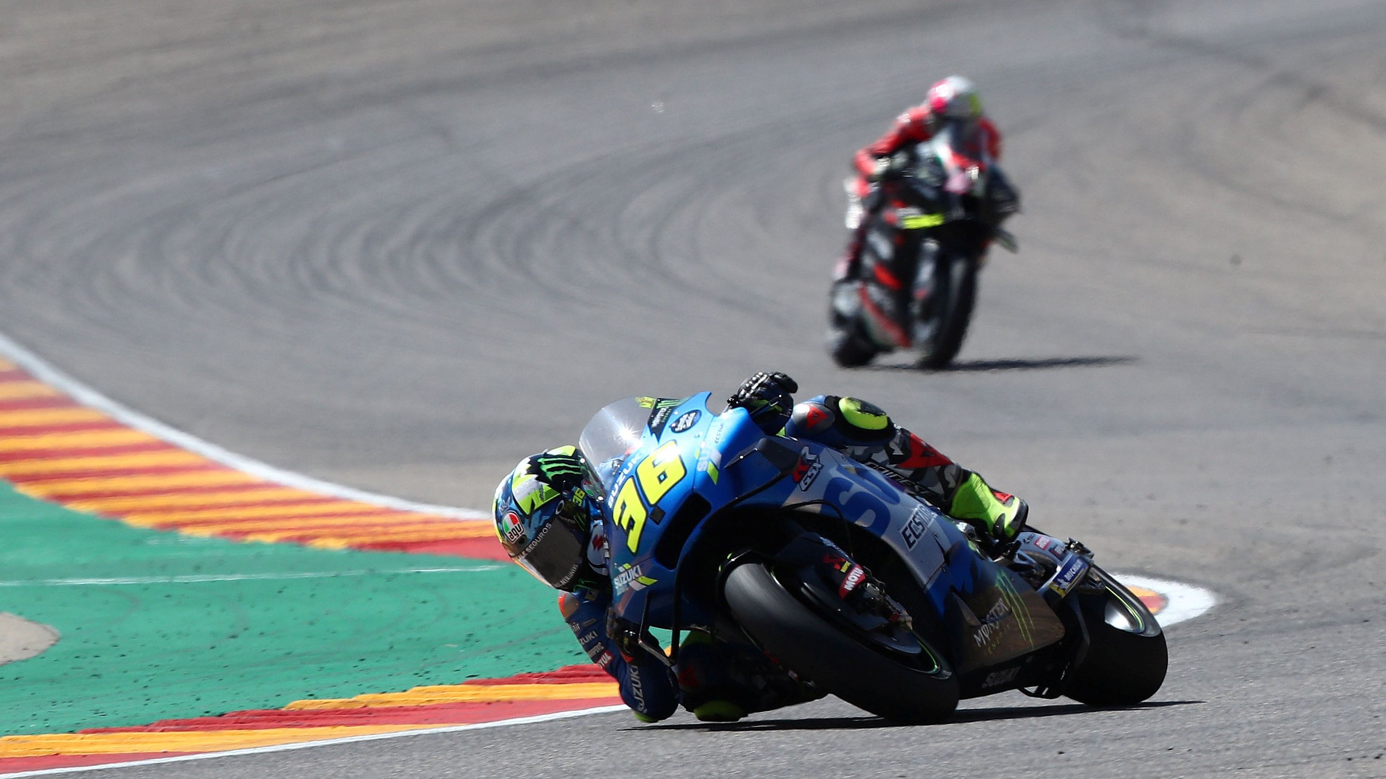 Joan Mir se escapa de Aleix Espargaró rumbo al podio