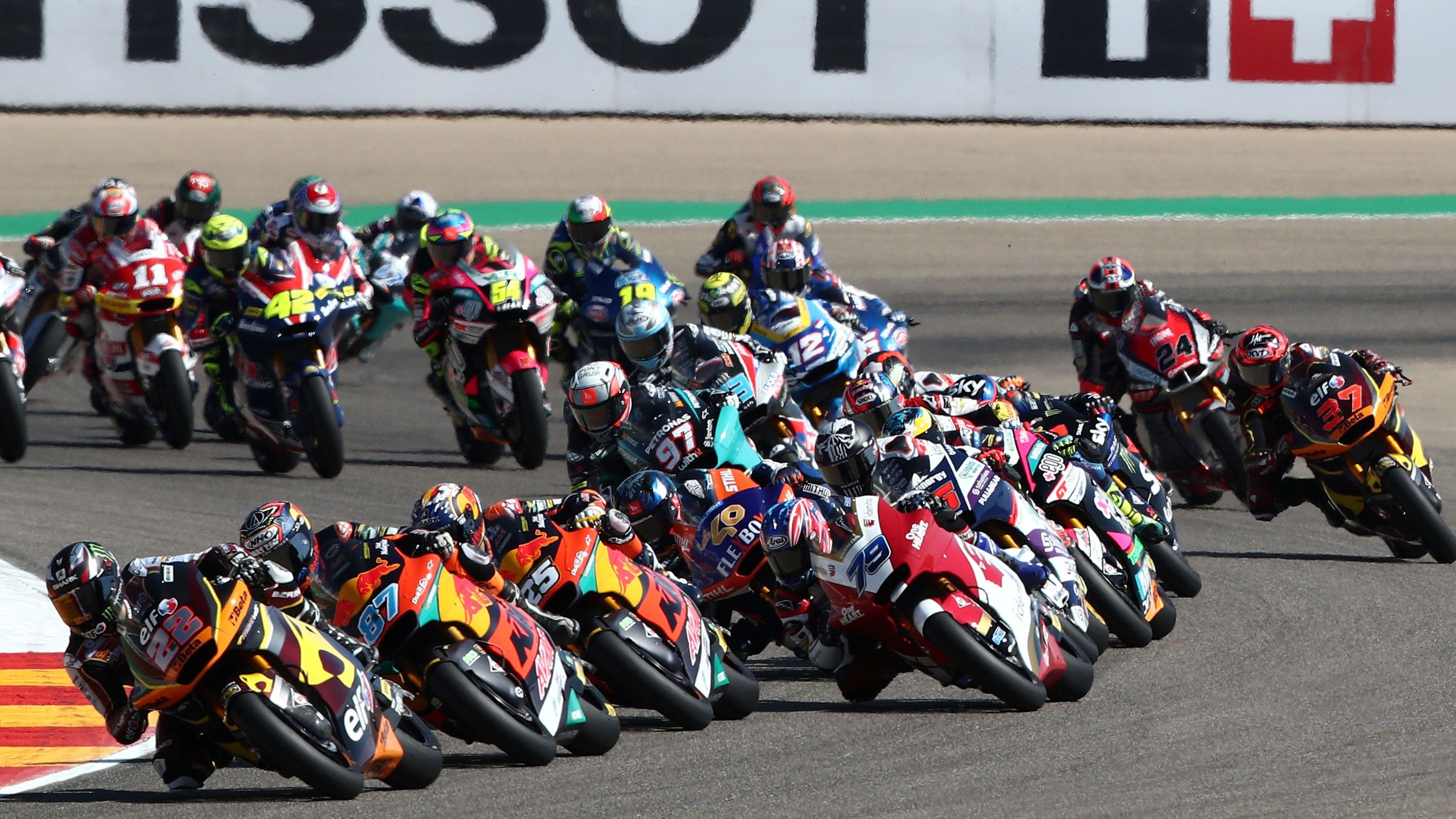 Sam Lowes comanda el inicio de la carrera de Moto2