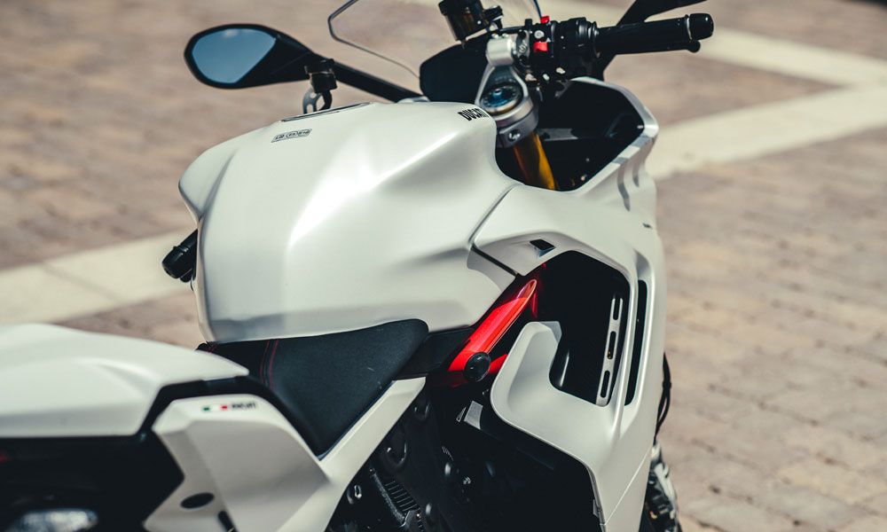 Ducati Supersport 950S