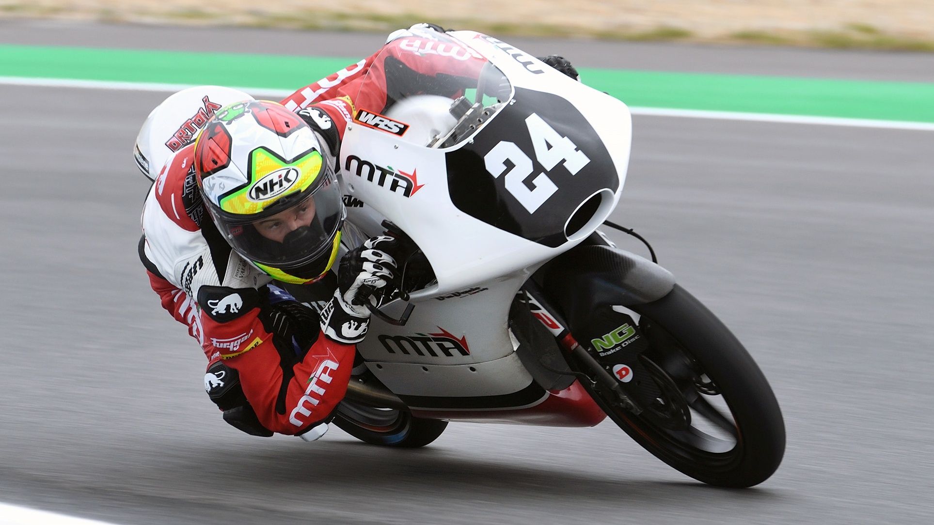 Iván Ortolá está debutando en el Mundial Junior de Moto3 2021 con el MTA