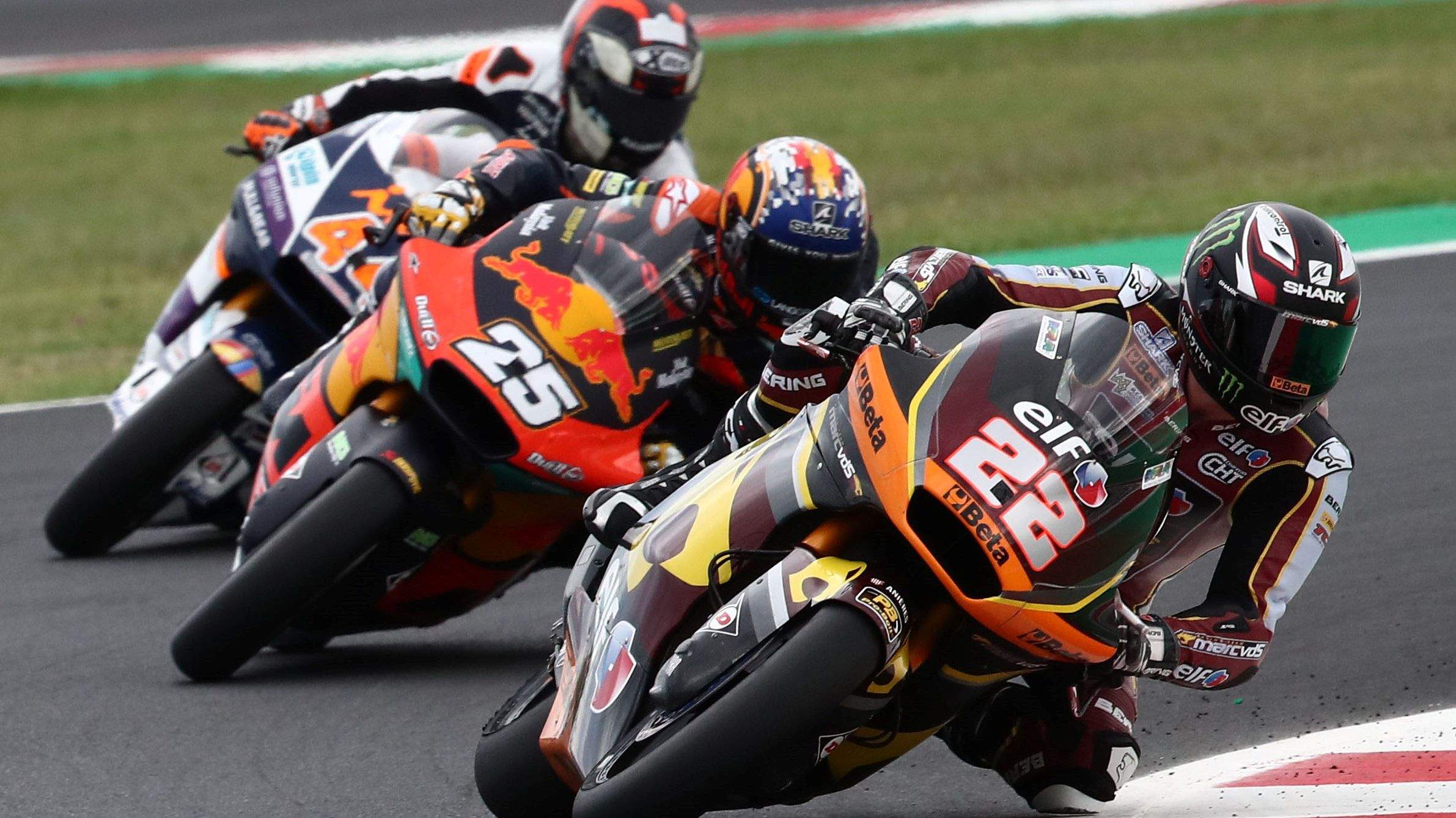 Sam Lowes comanda seguido por Raúl Fernández y Arón Canet