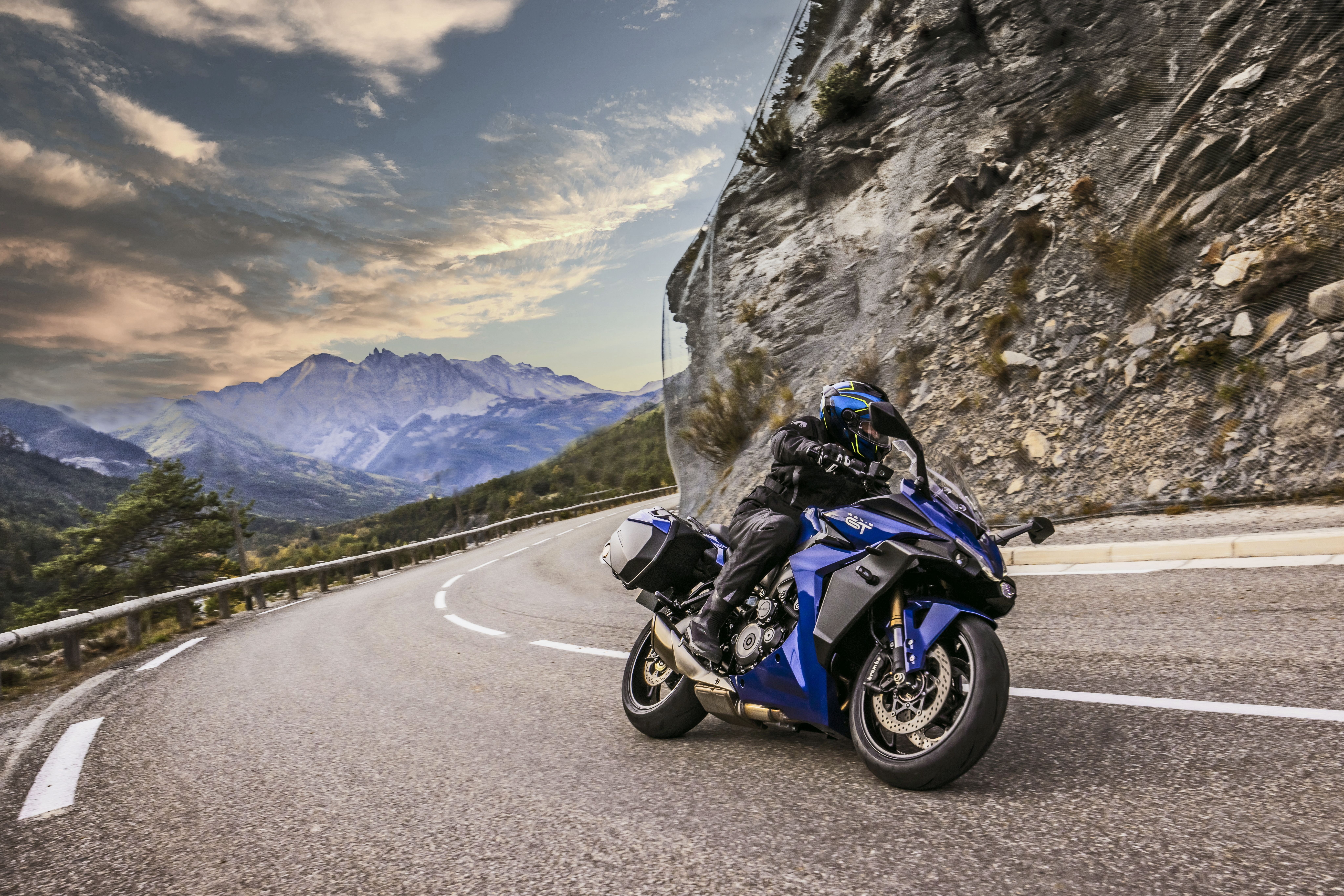 Suzuki GSX S1000GT