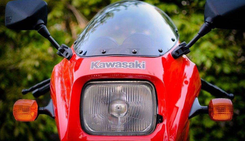 Faro de una Kawasaki en los 80. Fuente: iStock/pasicevo Faro de una Kawasaki en los 80. Fuente: iStock/pasicevo