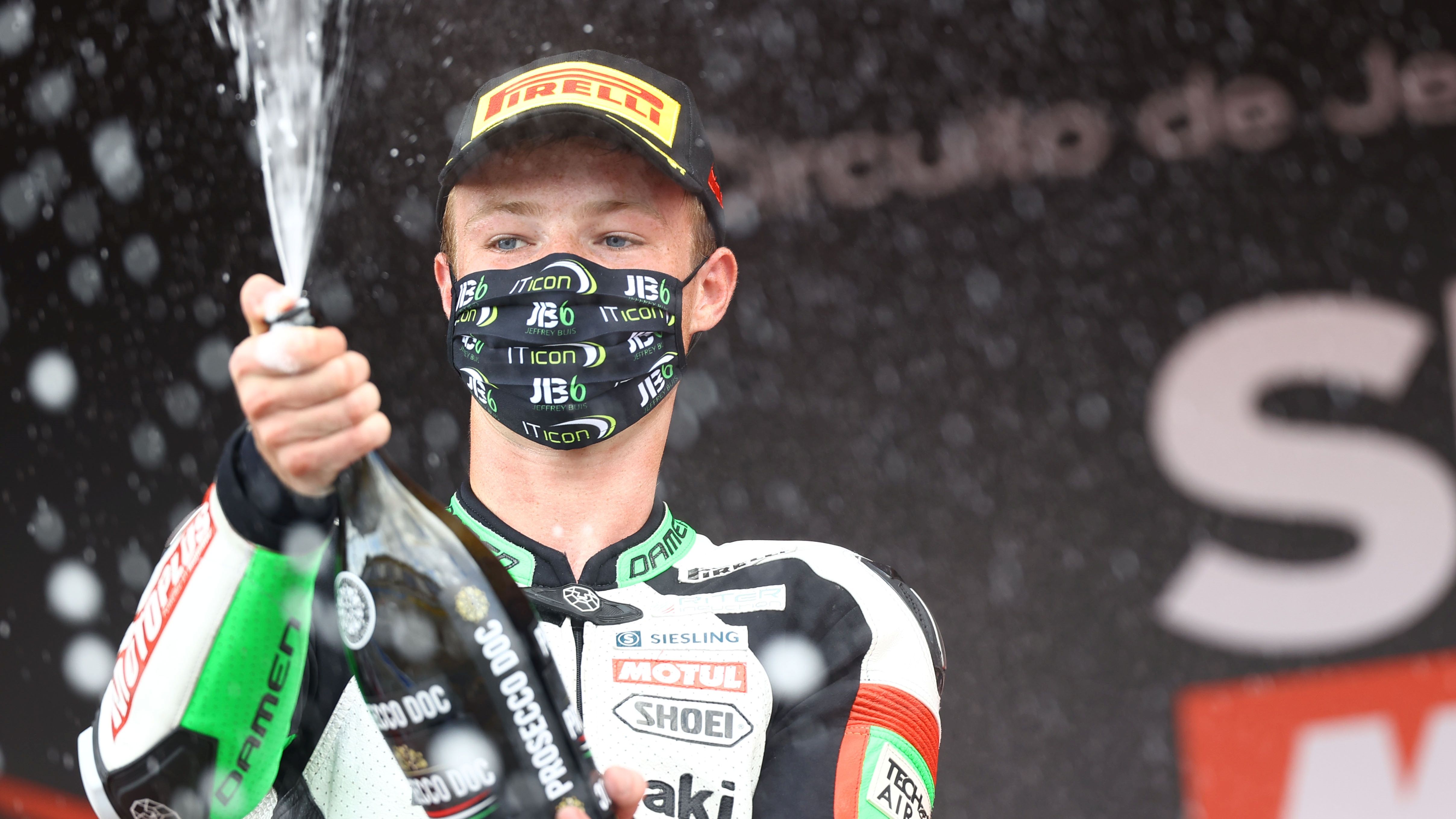 Jeffrey Buis festeja su victoria en Jerez
