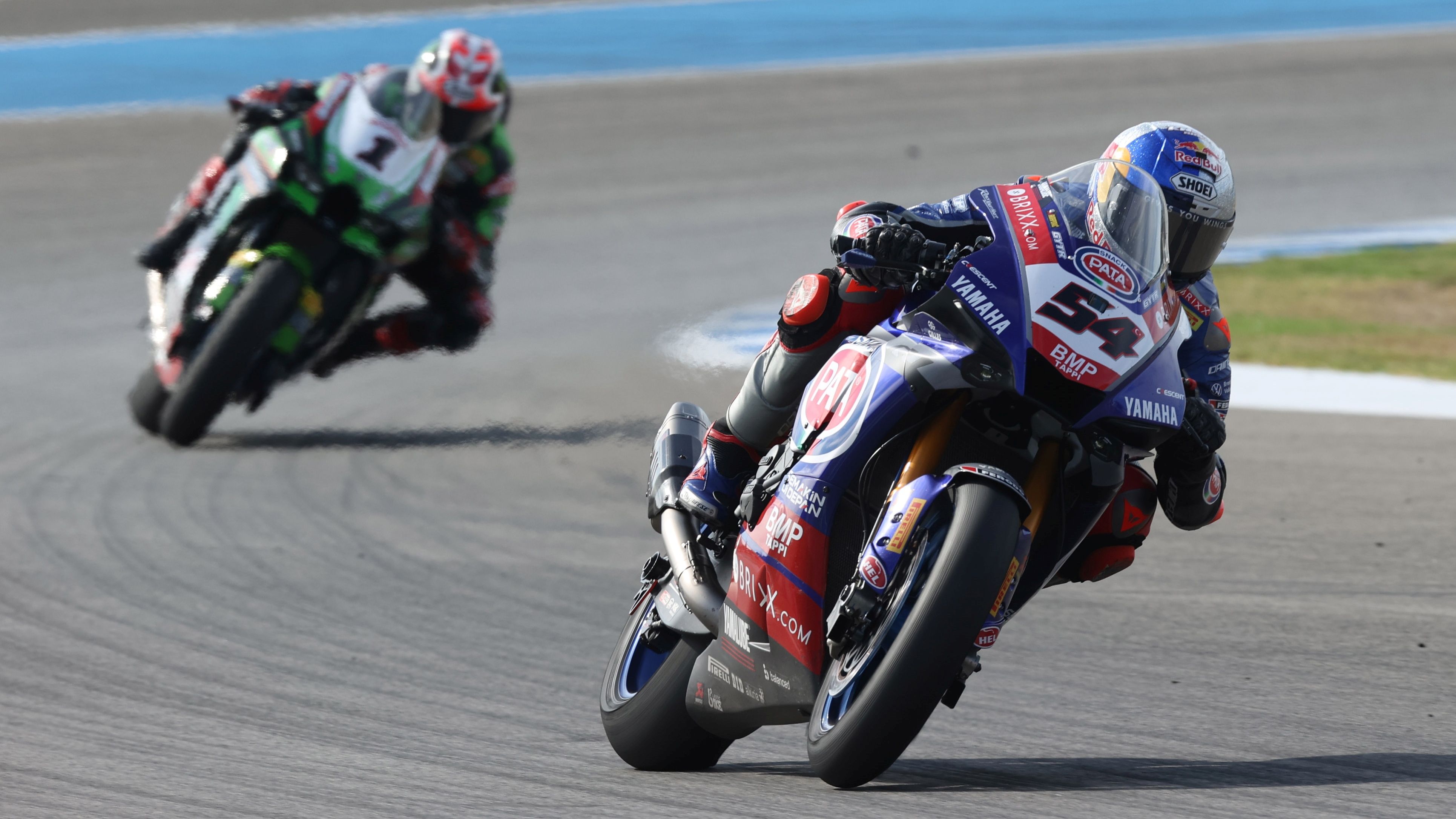 Toprak Razgatlioglu se escapa de Jonathan Rea