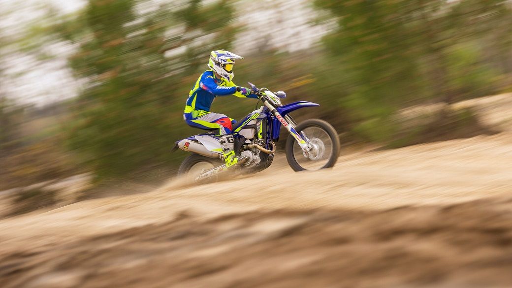 Pilotando una Sherco. Fuente: Sherco