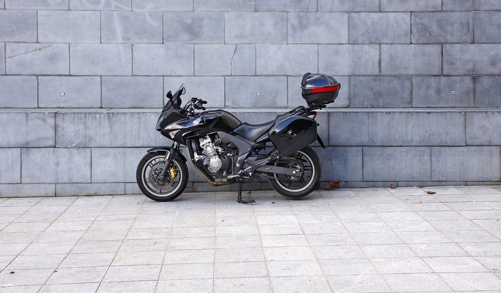 La moto permanecerá parada hasta recuperar el carnet de conducir. Fuente: iStock/antonnotphoto