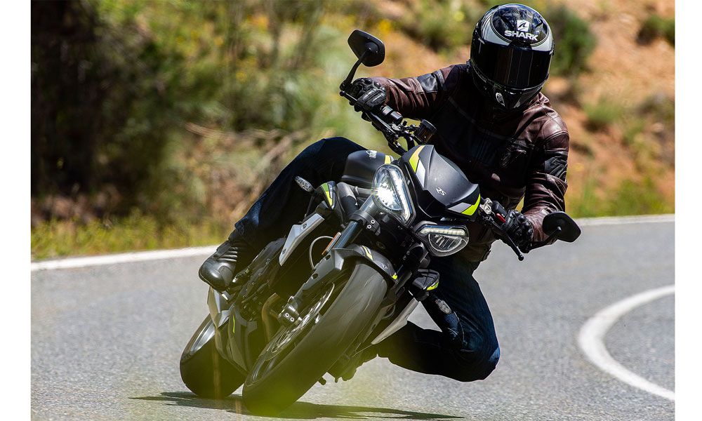 Triumph Street Riple RS