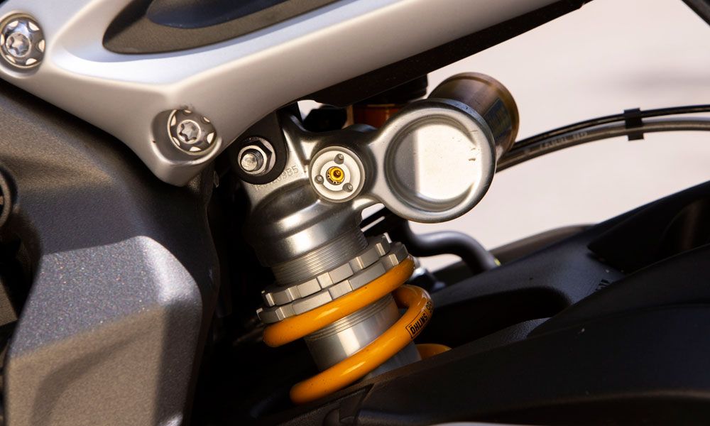Triumph Street Riple RS: La suspensión de la Street Triple es suficientemente rígida.