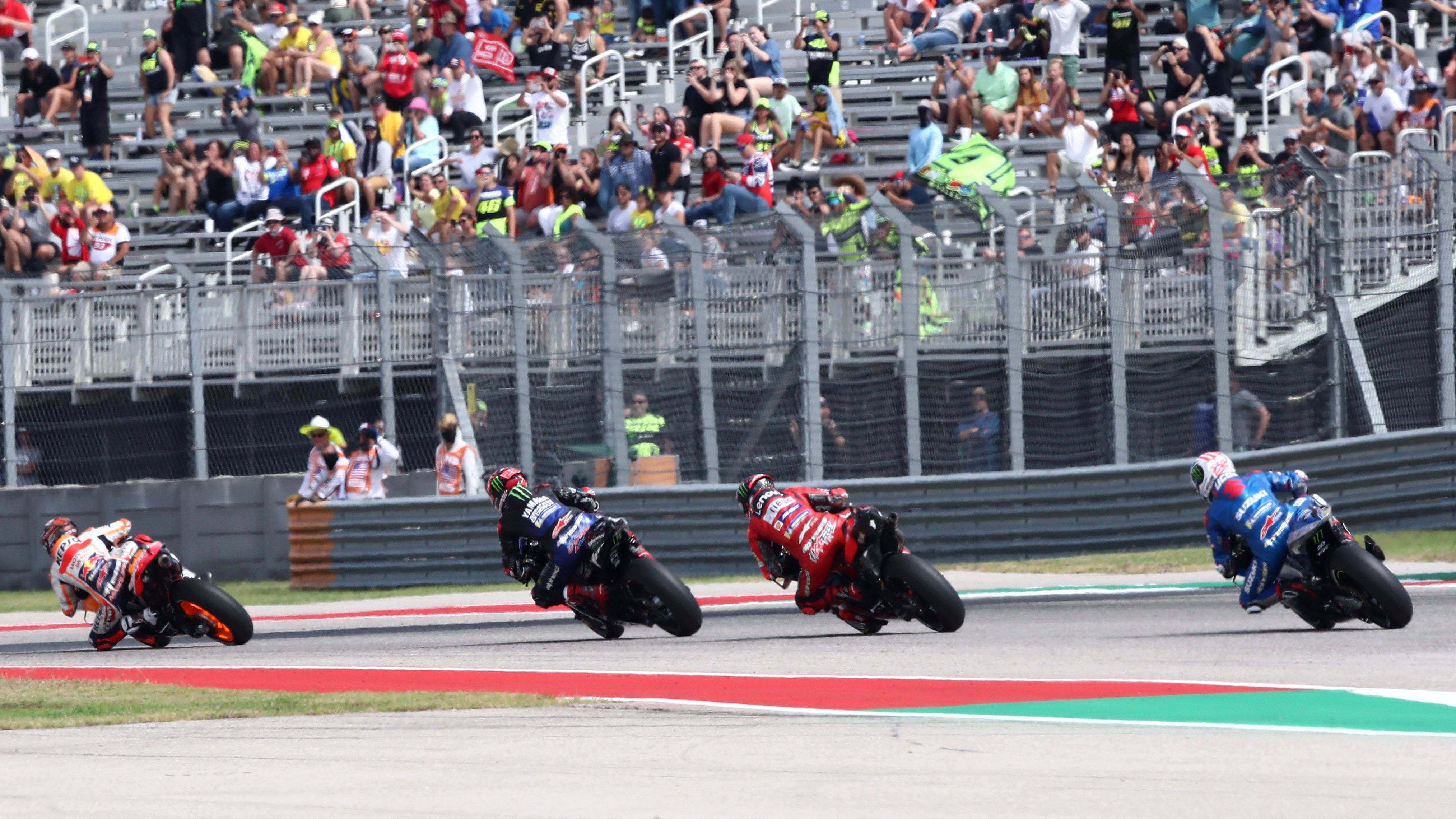 Marc Márquez seguido por Fabio Quartararo, Pecco Bagnaia y Álex Rins