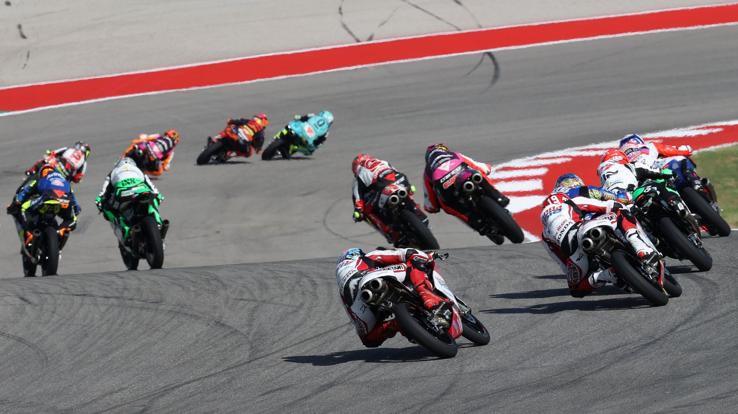 Parte trasera de la carrera de Moto3