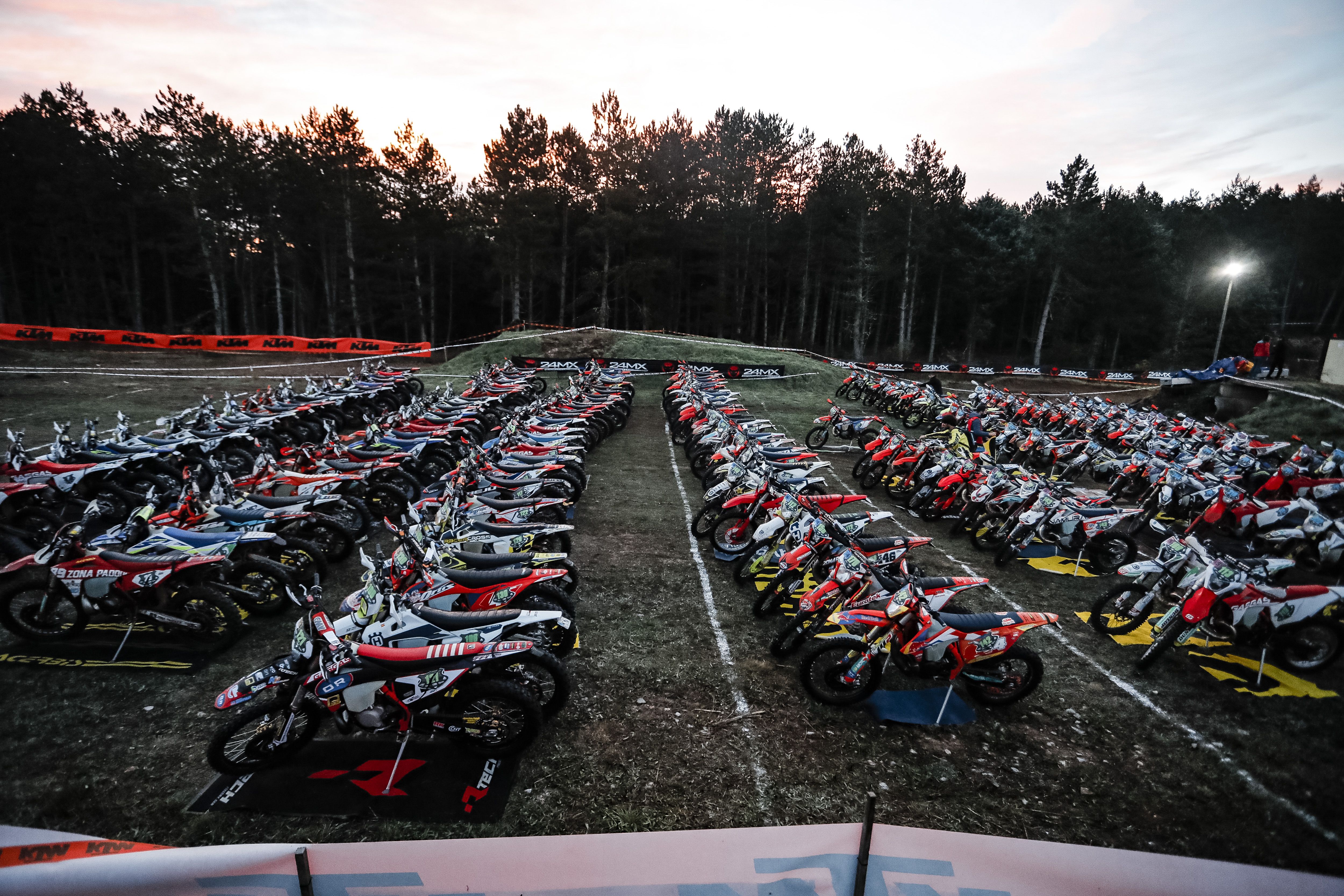 parc ferme HEWC 2021 Rnd7 Hixpania 3528