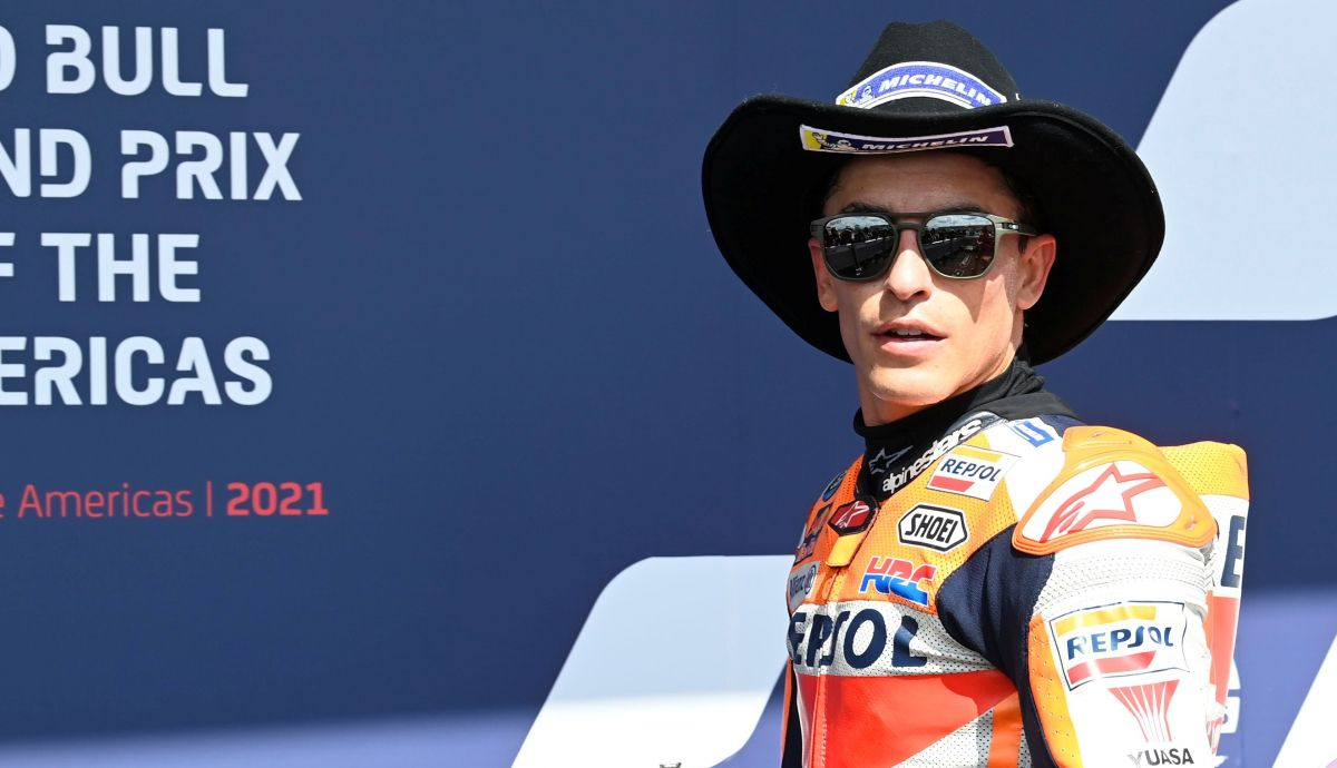 Marc Márquez festeja el triunfo en el podio de Austin Marc Márquez festeja el triunfo en el podio de Austin