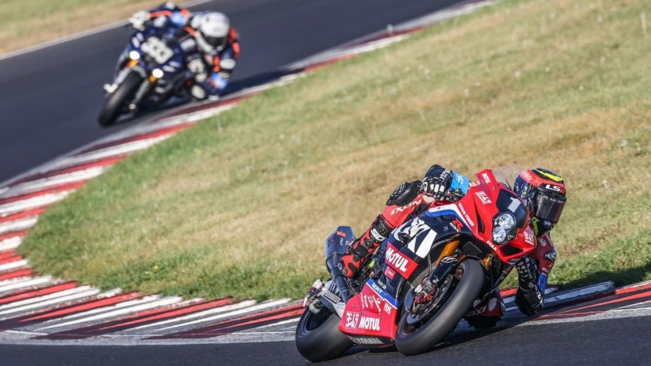 El Yoshimura SERT Motul acaricia el título y solo el VRD Igol Experiences se lo puede quitar en Most