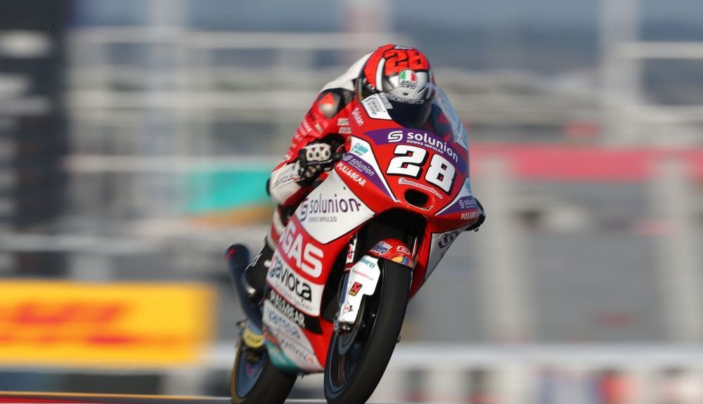 Izan Guevara en una carrera de Moto3. Fuente: Gold & Goose Izan Guevara en una carrera de Moto3. Fuente: Gold & Goose