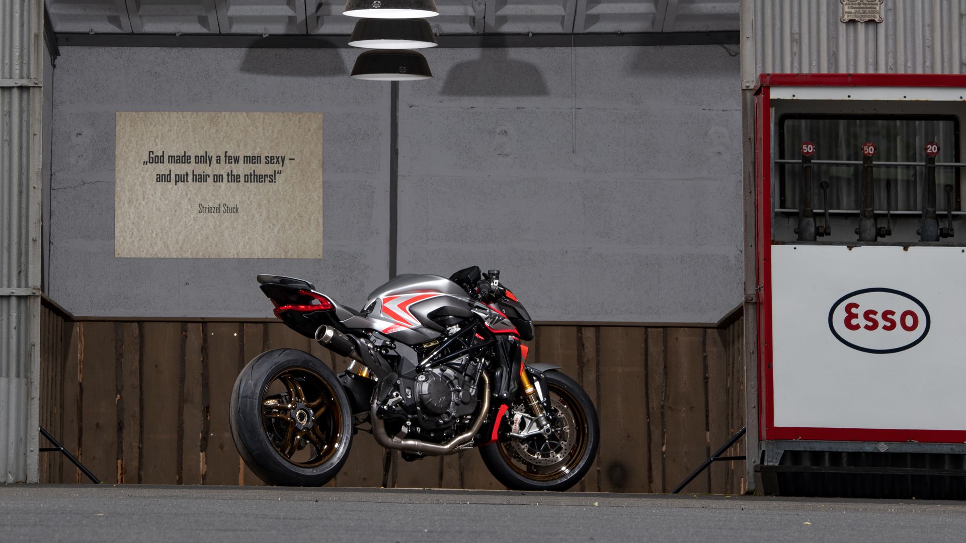 MV Agusta Brutale 1000 RR Nurburgring Esrtatica 08