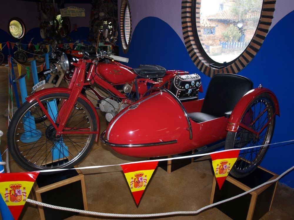 Sidecar de la exhibición. Fuente: Museo de la Moto y el Coche Clásico de Hervás