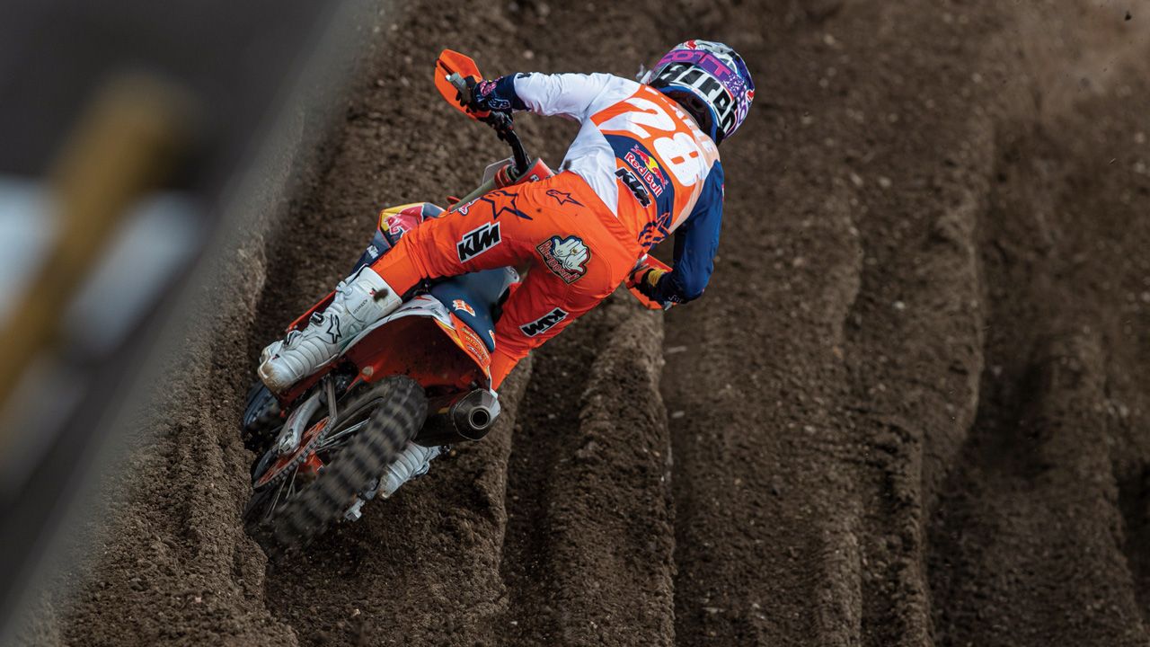 Tom Vialle se lleva la primera manga de MX2, con Rubén Fernández en séptima posición.