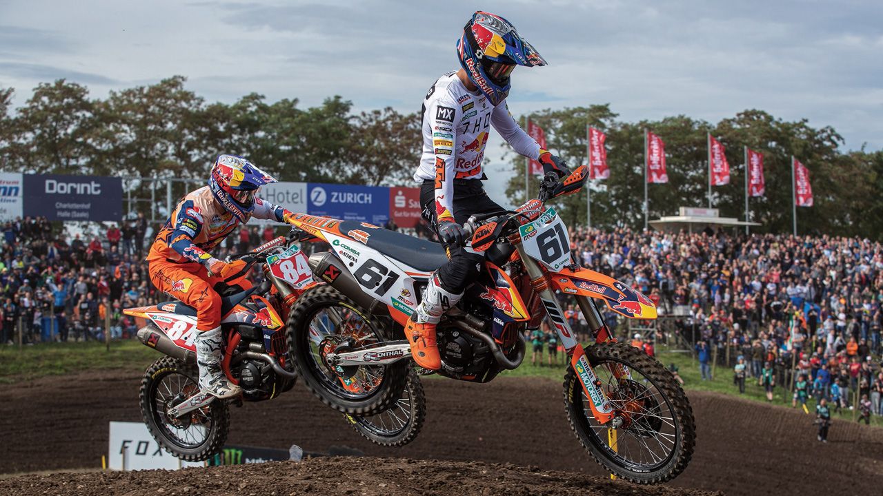 Jeffrey Herlings y Jorge Prado pugnan por la victoria en el MXGP de España