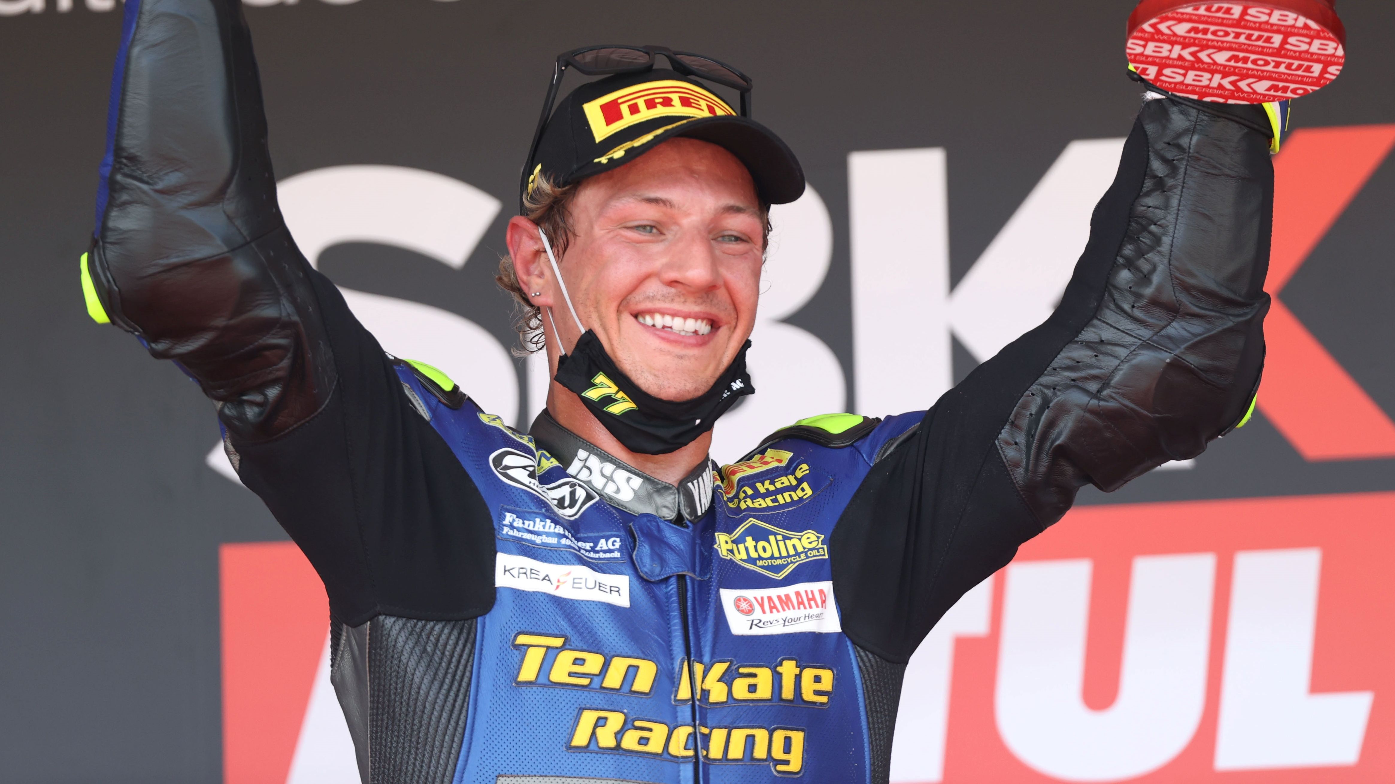 Dominique Aegerter es campeón del mundo de Supersport 2021
