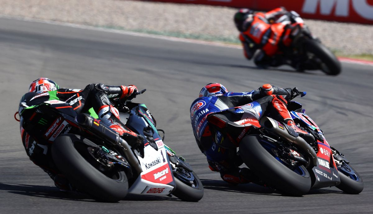 Scott Redding se escapa de Toprak Razgatlioglu y Jonathan Rea Scott Redding se escapa de Toprak Razgatlioglu y Jonathan Rea
