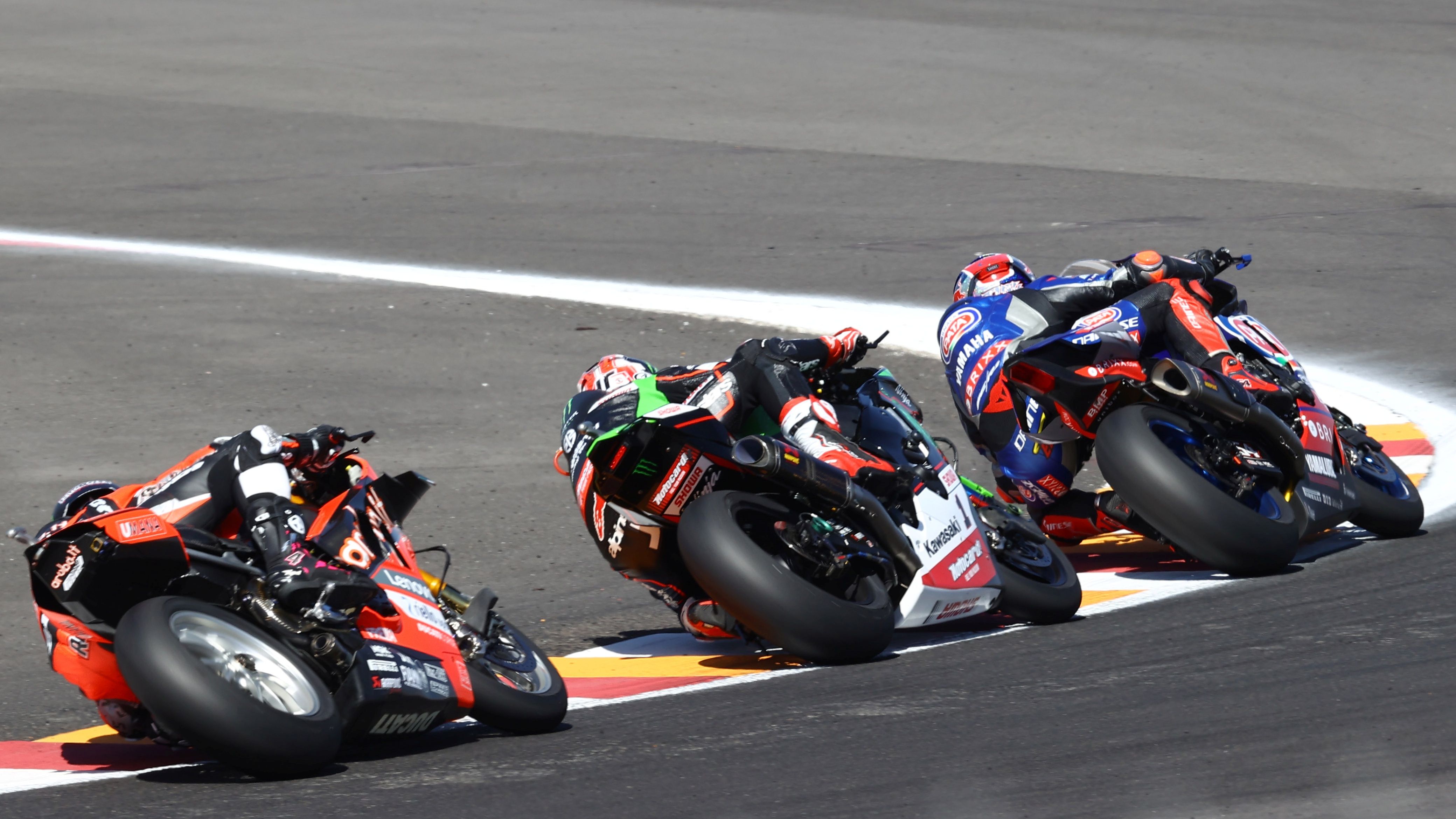 Toprak Razgatlioglu comanda ante Jonathan Rea y Scott Redding