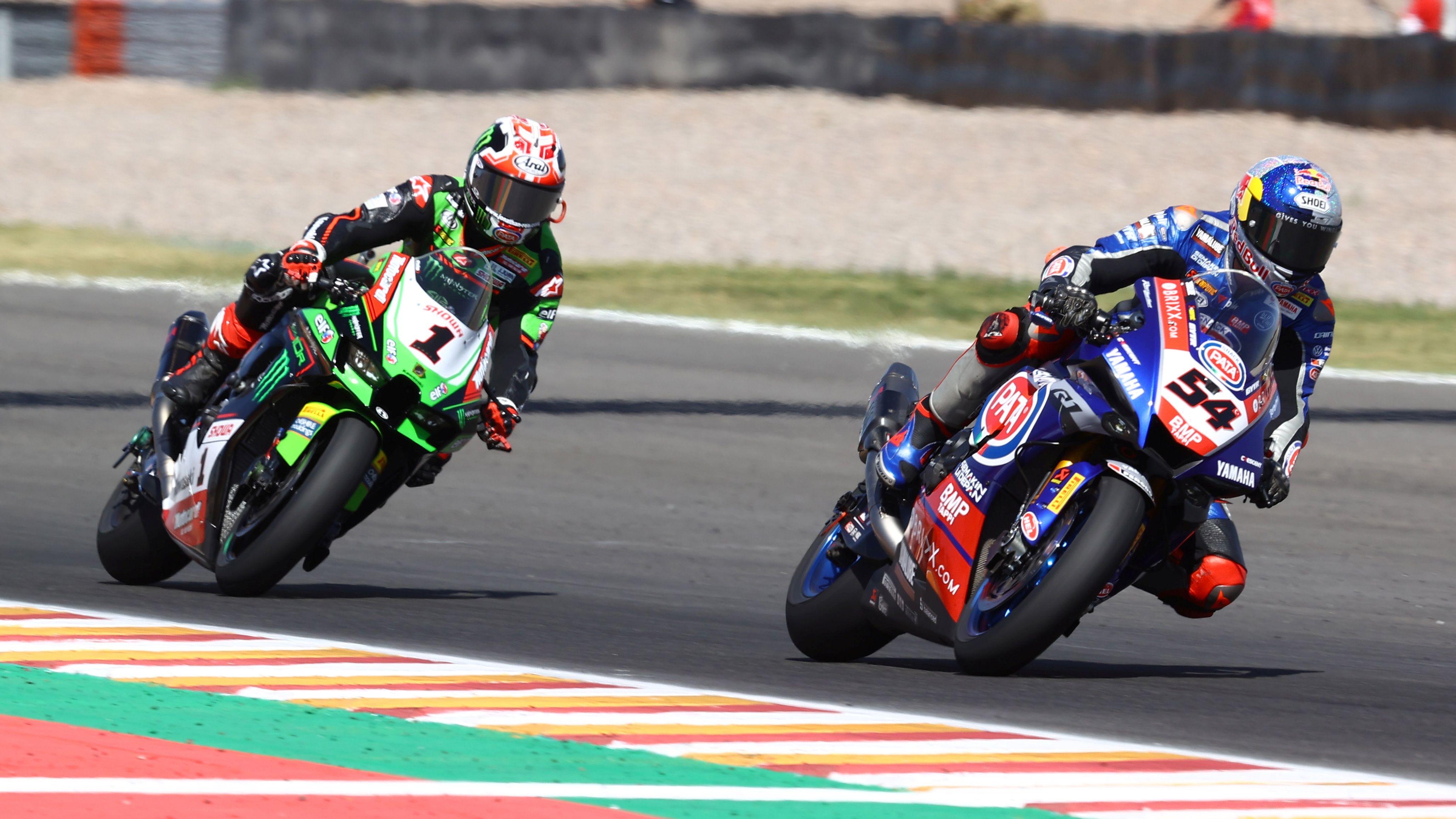 Toprak Razgatlioglu exhibió su fuerza en Argentina, donde Jonathan Rea tiró de honor para seguir soñando