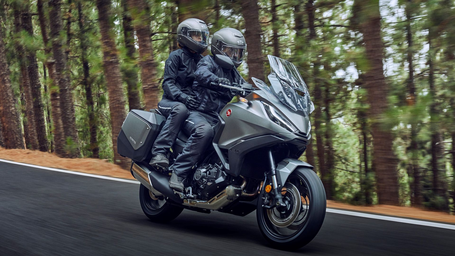 HONDA NT1100 2022 Accion 01