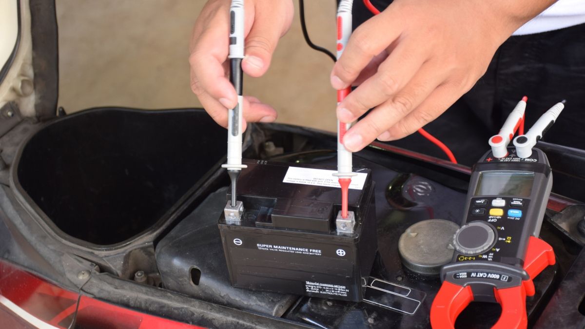 CÓMO CARGAR LA BATERÍA DE TU MOTO / MANTENEDOR DE BATERIAS