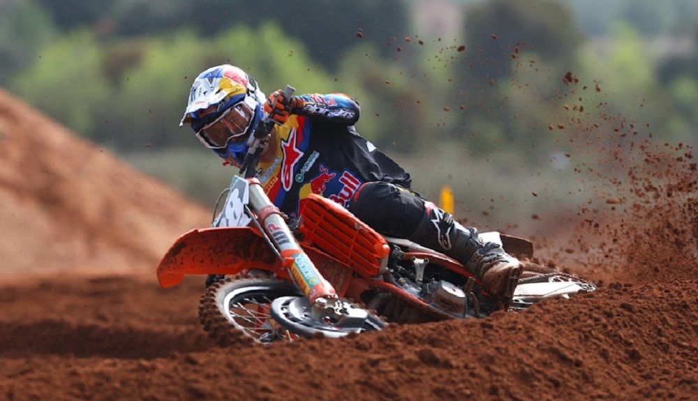 Pilotando en uno de los circuitos de Redsand MX. Fuente: Redsand MX Pilotando en uno de los circuitos de Redsand MX. Fuente: Redsand MX