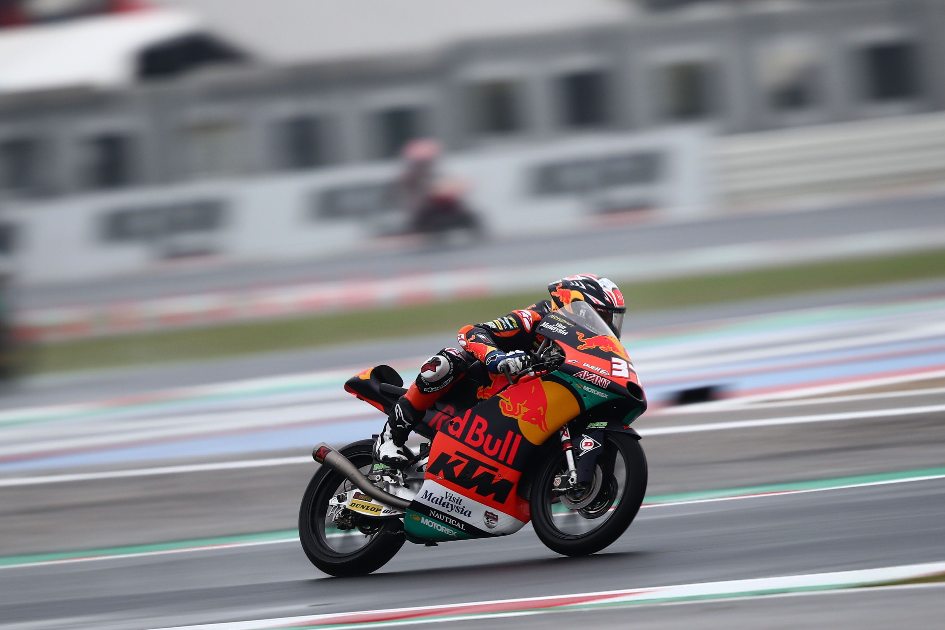 Subidón de Pedro Acosta en el segundo libre de Moto3