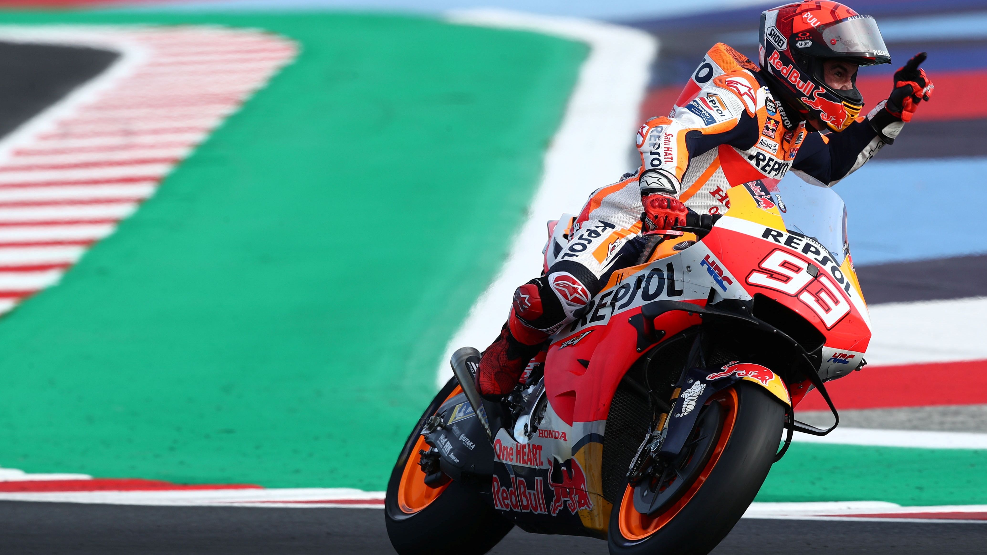 Marc Márquez festeja en Emilia-Romaña su segunda victoria consecutiva en MotoGP 2021