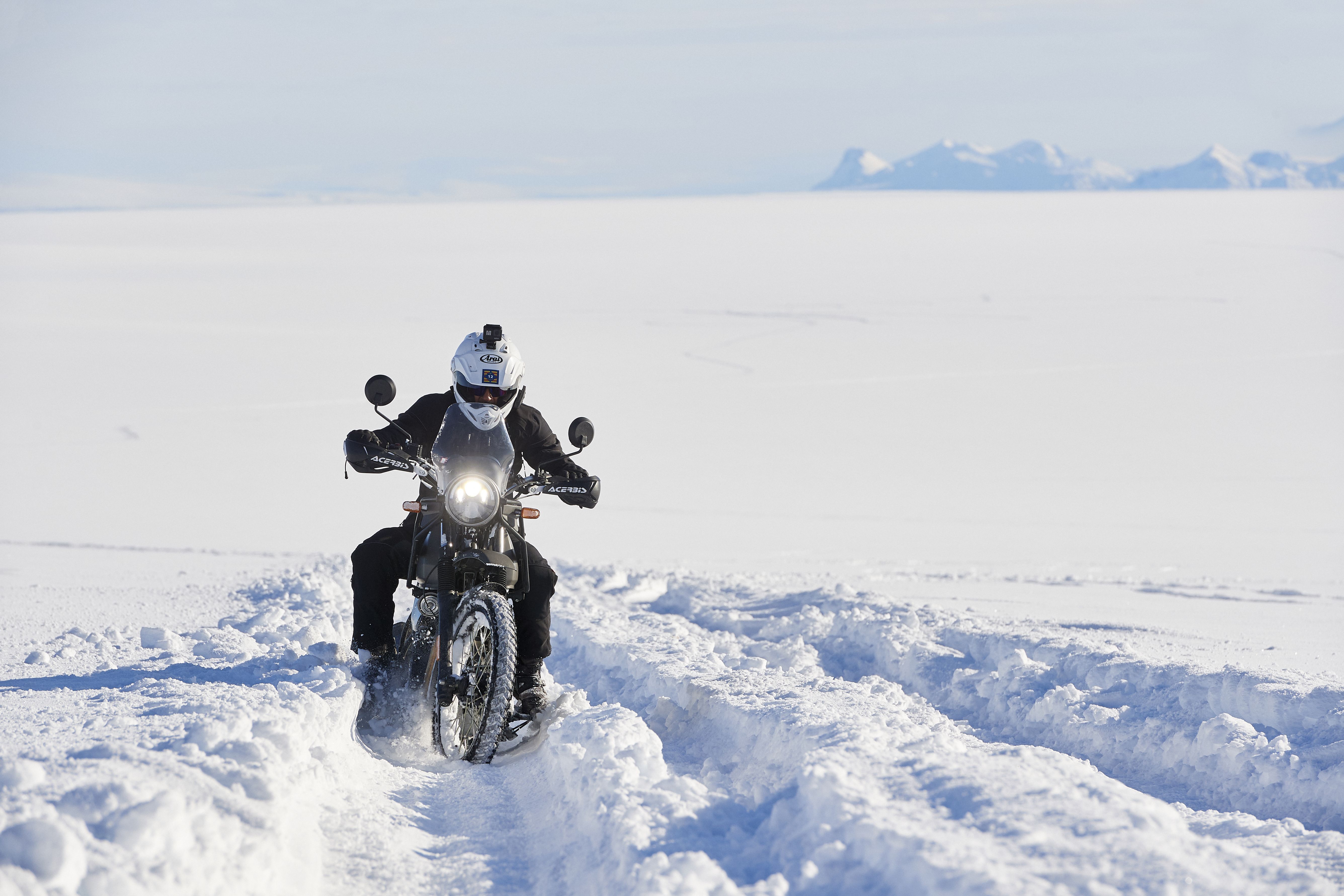 90º al Sur, Aventura en el Polo de Royal Enfield