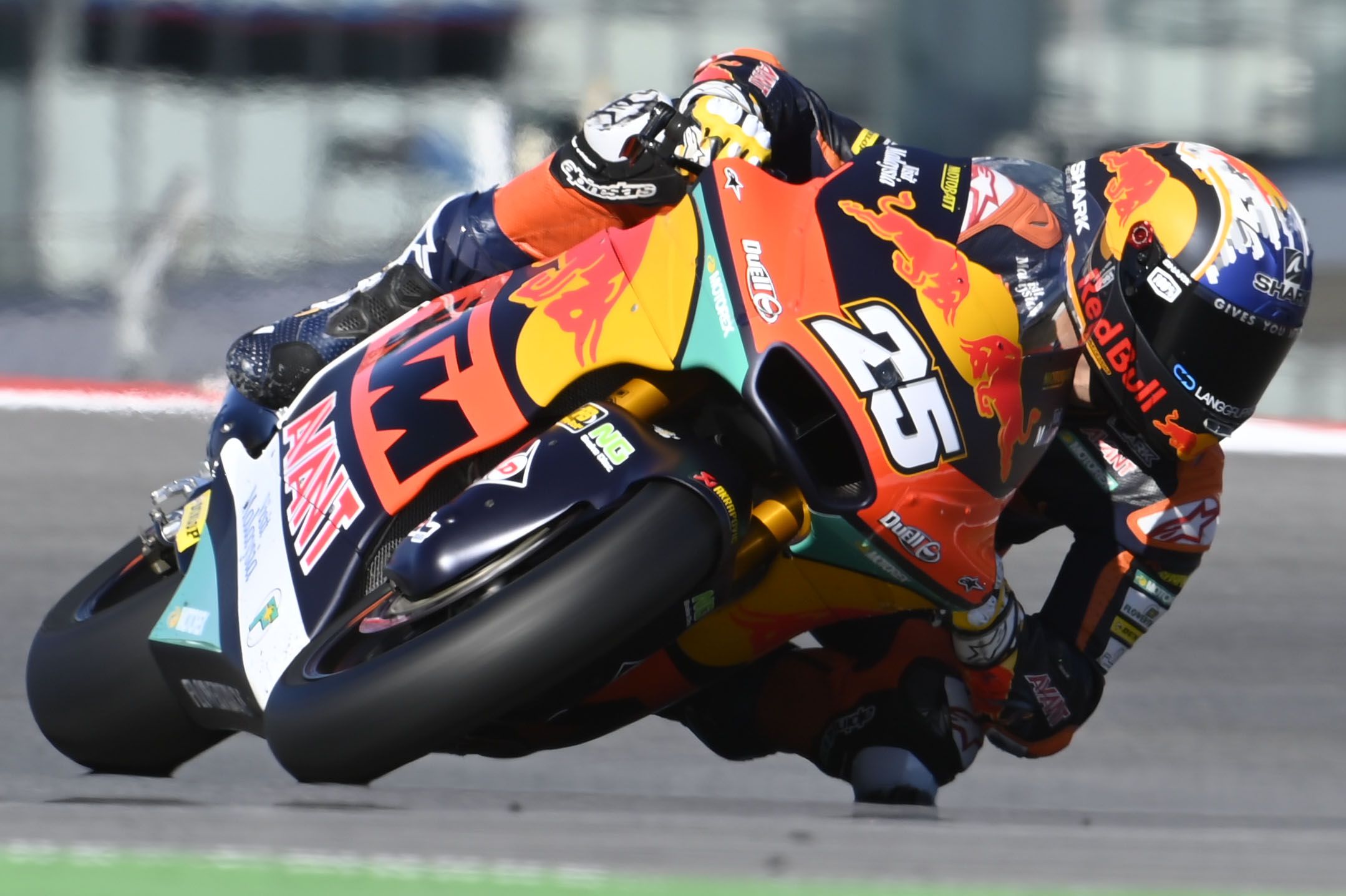 Raúl Fernández hace la pole en Portimao.