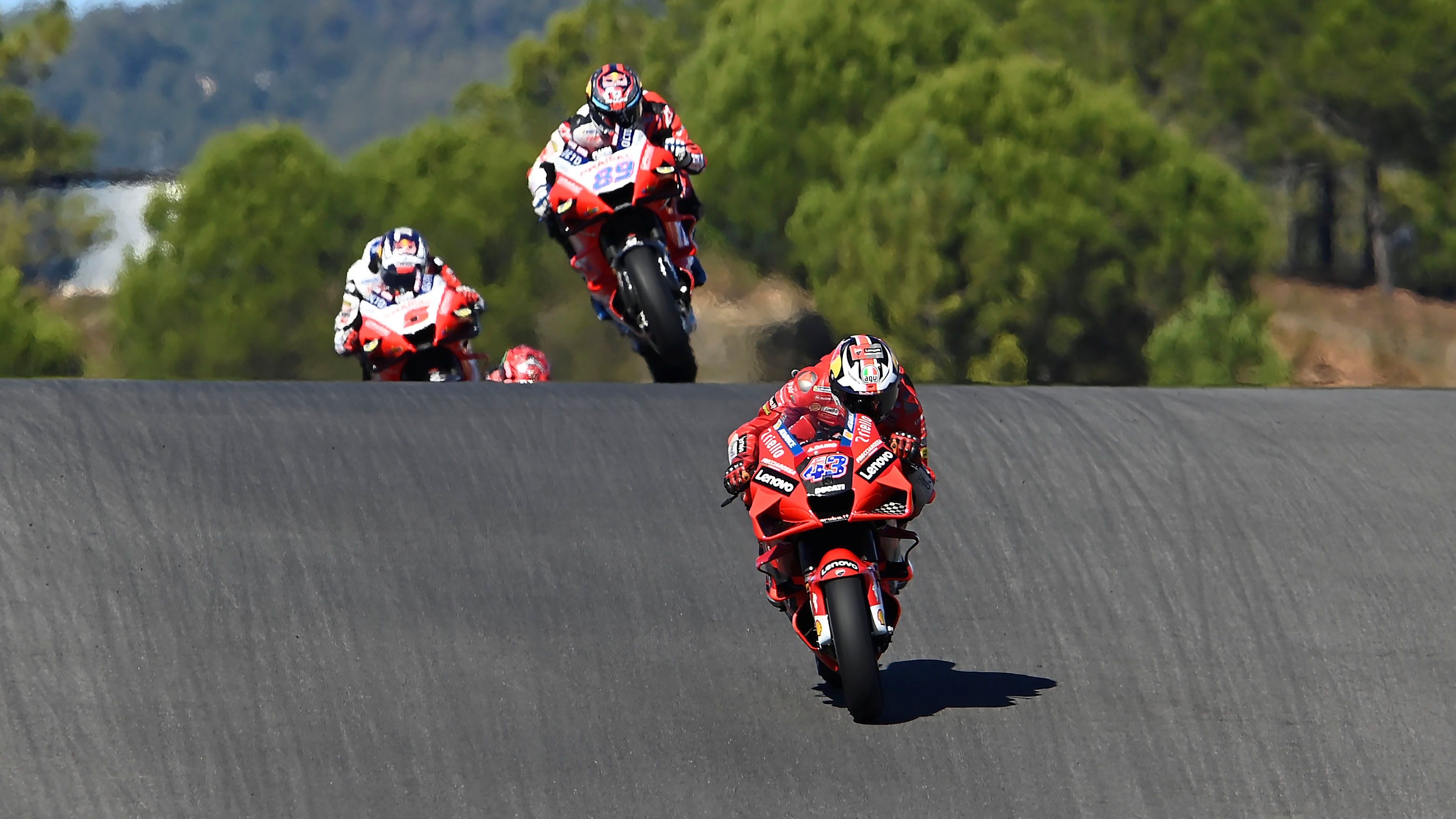 Jack Miller seguido por Jorge Martín y Johann Zarco