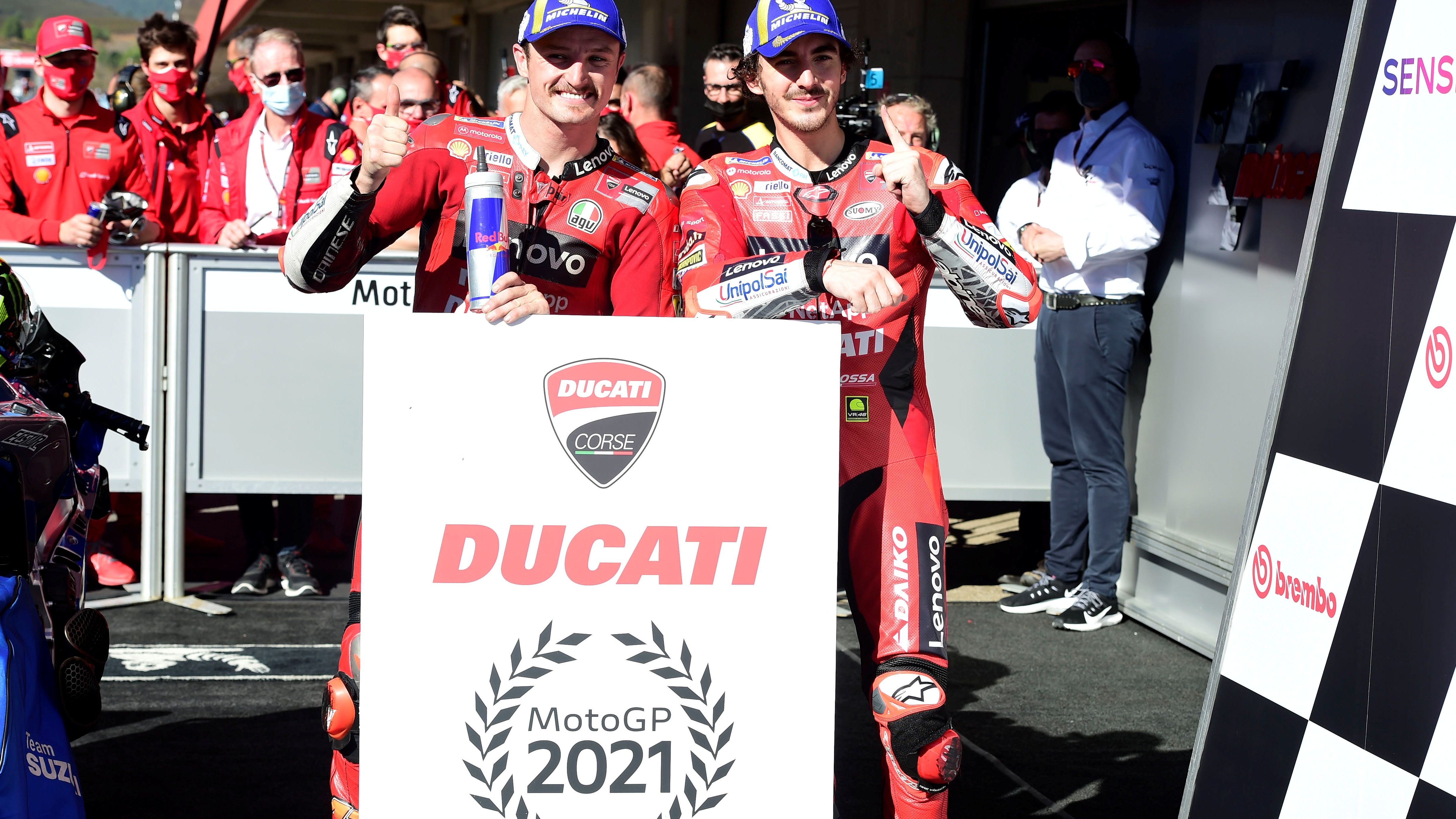 Jack Miller y Pecco Bagnaia festejan el título de constructores para Ducati