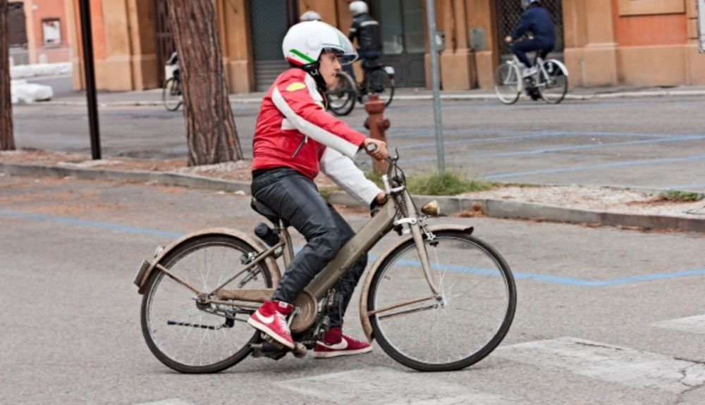 Bicicleta con motor de la marca Garelli. Fuente: iStock / ermess Bicicleta con motor de la marca Garelli. Fuente: iStock / ermess