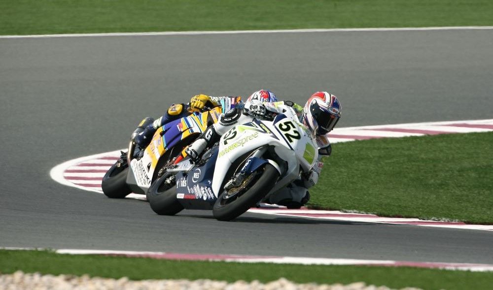 James Toseland en el mundial de SBK de 2007 con la Honda. Fuente: Gold & Goose