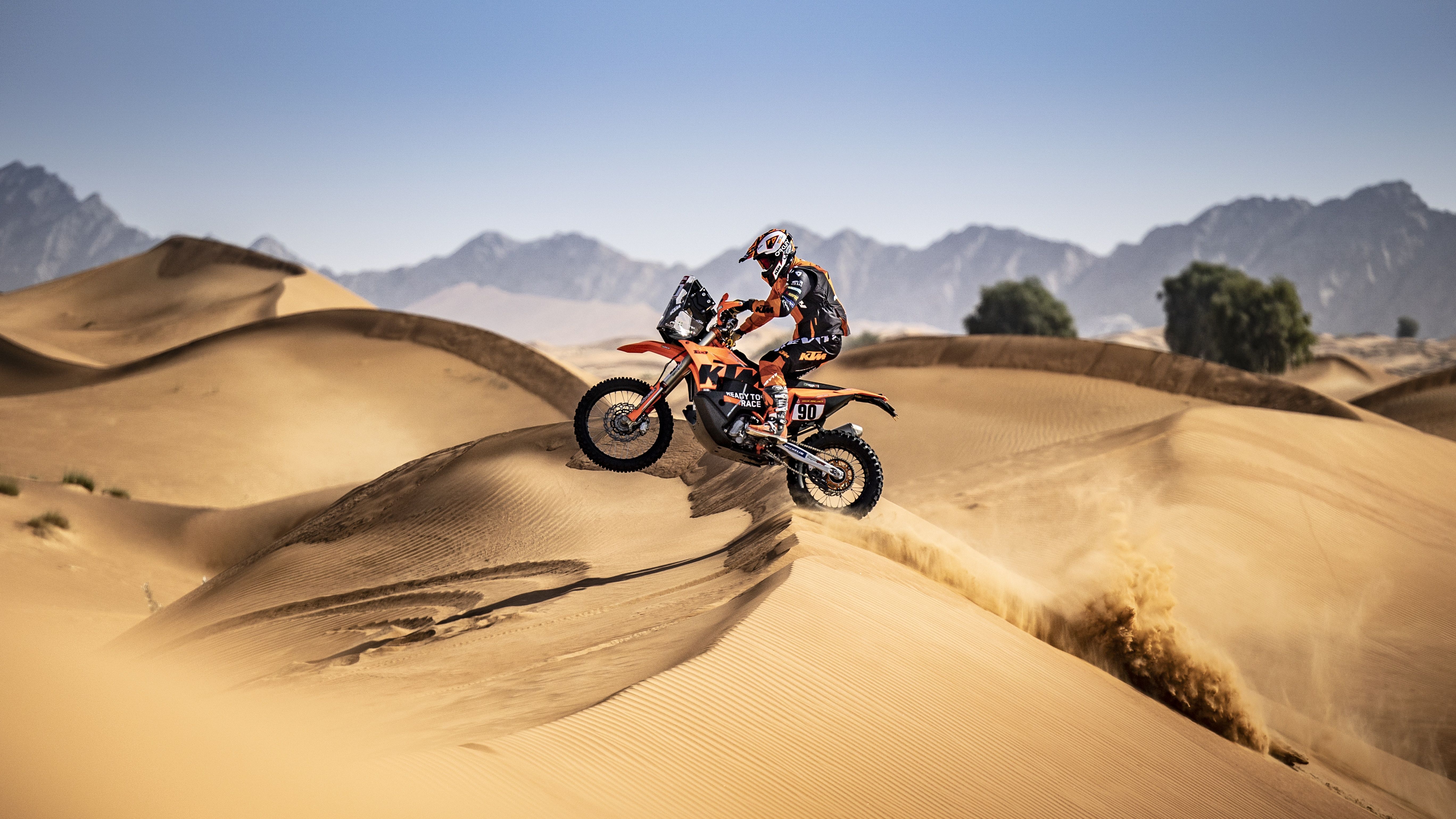 Danilo Petrucci probó la KTM 450 Rally en Abu Dhabi