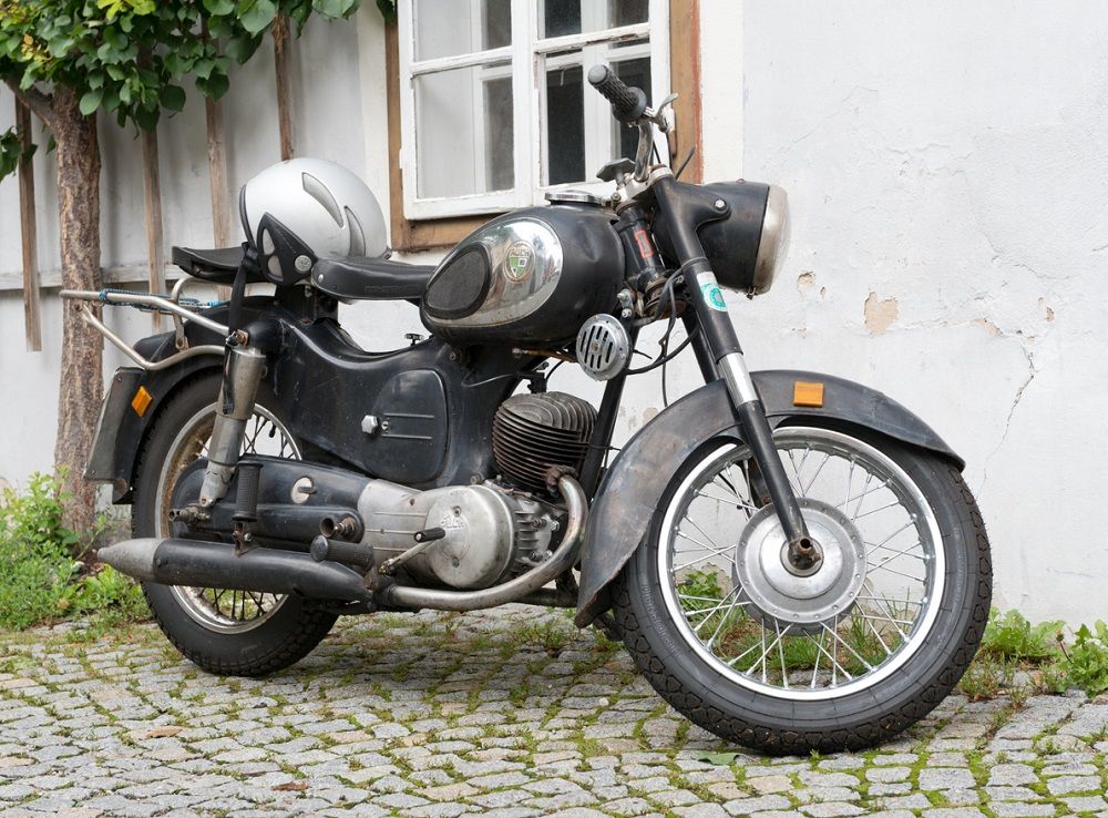 Moto Puch 175 SV. Fuente: iStock/4FR 