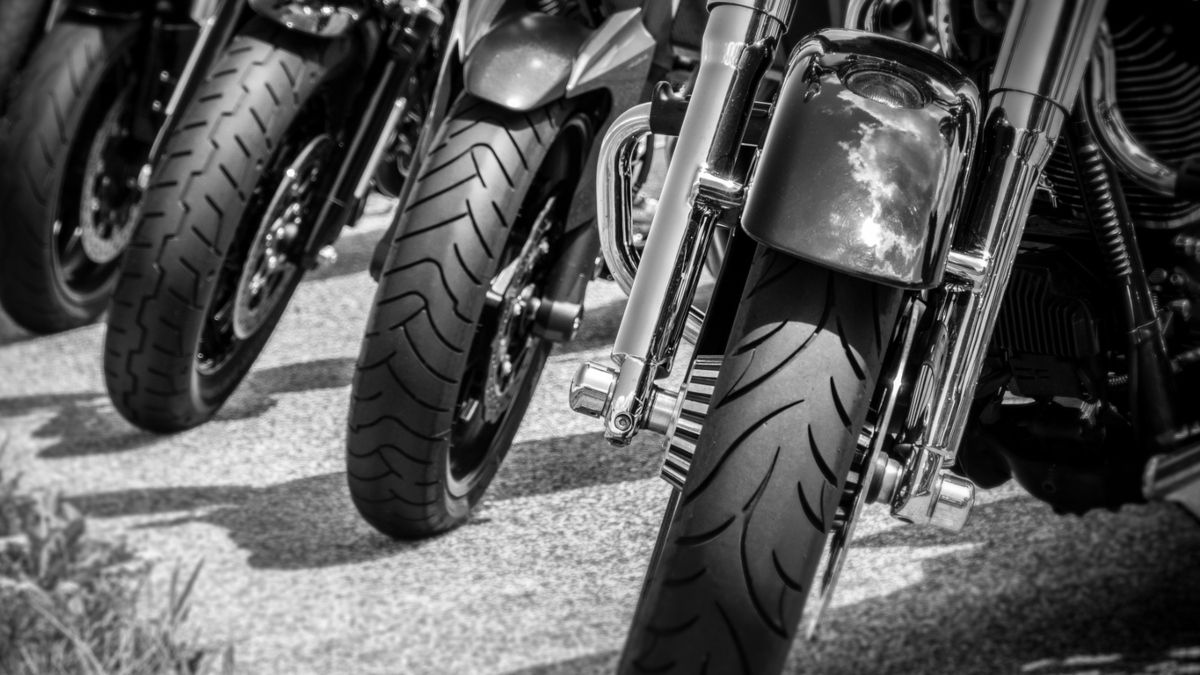 Diferentes tipos de cubiertas para motos. Fuente: iStock / deepblue4you