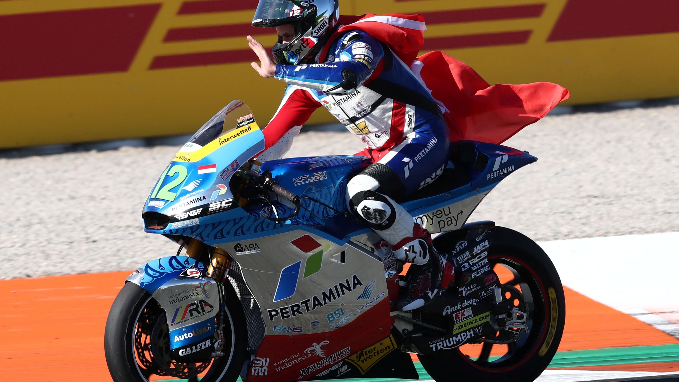 Thomas Luthi tras disputar su última carrera en Valencia