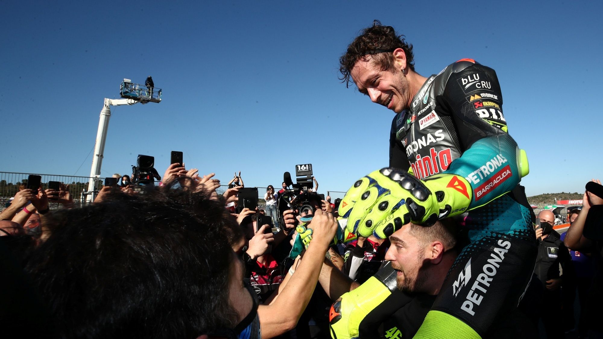 Valentino Rossi en su último baño de masas en Valencia