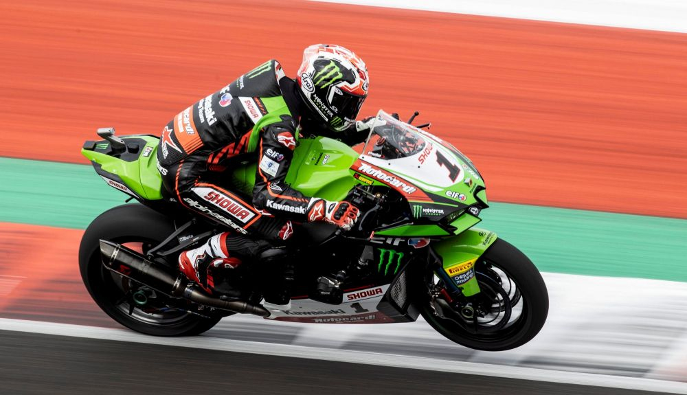 Jonathan Rea, rey de Superbikes, en la Kawasaki. Fuente: Gold & Goose Jonathan Rea, rey de Superbikes, en la Kawasaki. Fuente: Gold & Goose