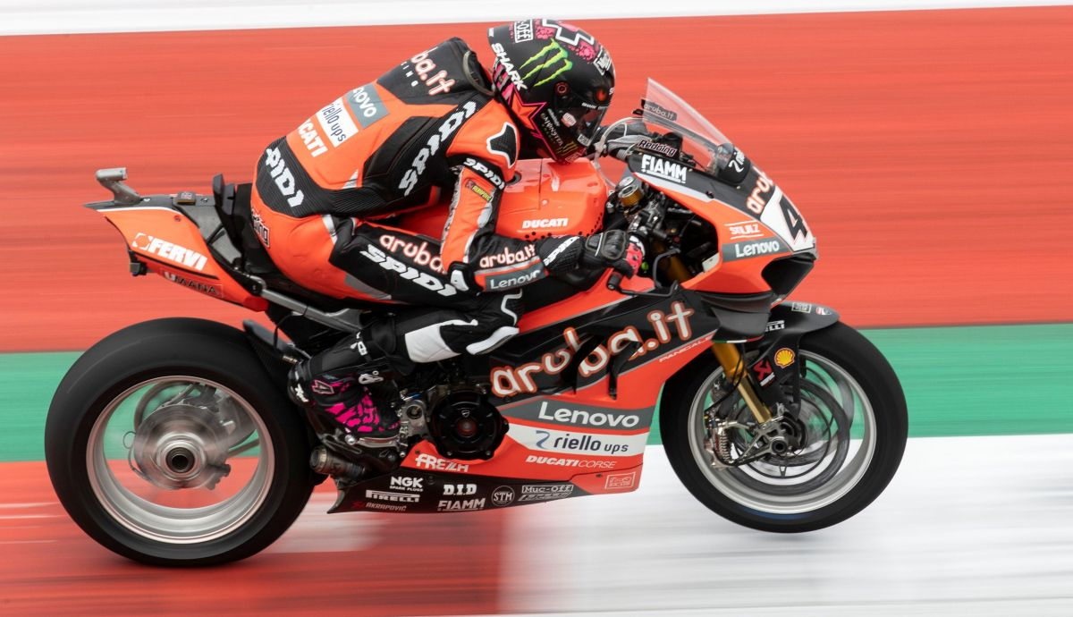 Scott Redding ha peleado hasta el final por ganar la última carrera del año Scott Redding ha peleado hasta el final por ganar la última carrera del año