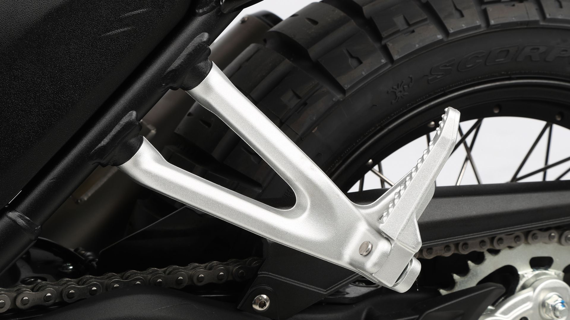 Macbor eight mile 500 scrambler detalles (8)